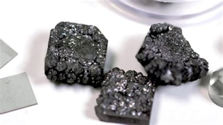 diamonds are made of what element