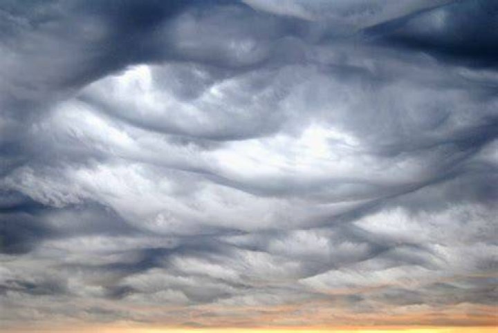 how are nimbostratus clouds formed
