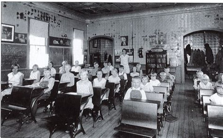 how did american public high schools change in the late 1800s?