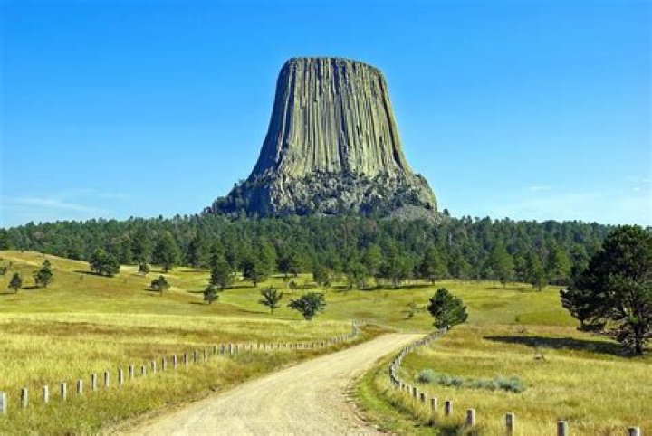 how did devils tower get its name