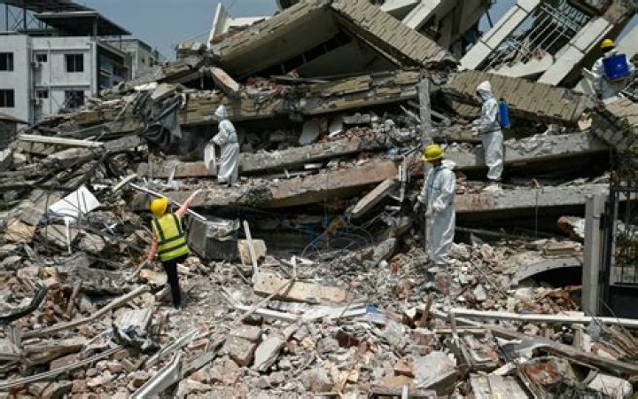 how do we determine the location of a recent earthquake?