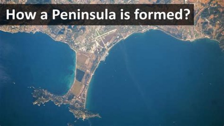 how does a peninsula formed