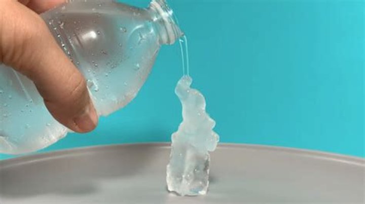 how does water turn into ice