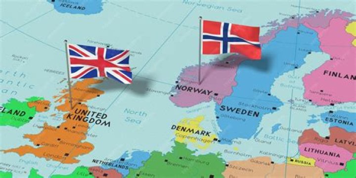 how far is scandinavia from england
