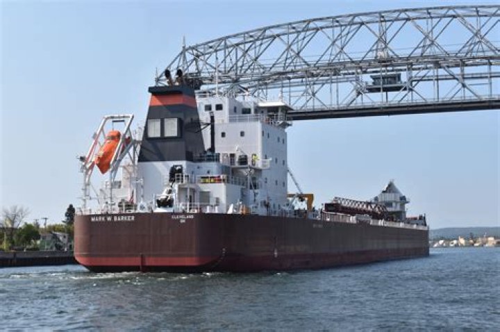 how long does it take for a cargo ship to cross the pacific