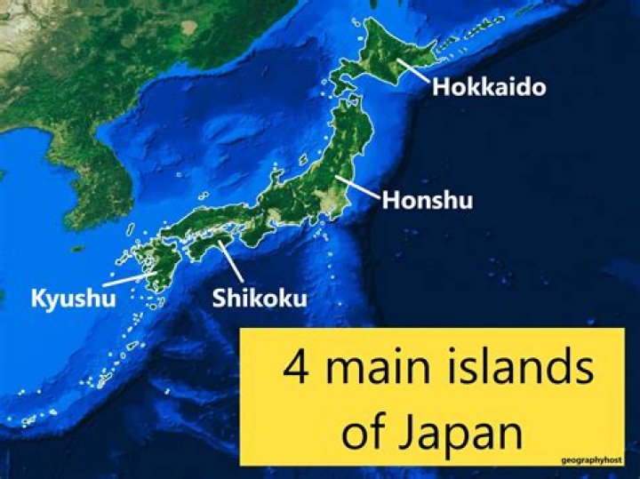 how many islands comprise japan
