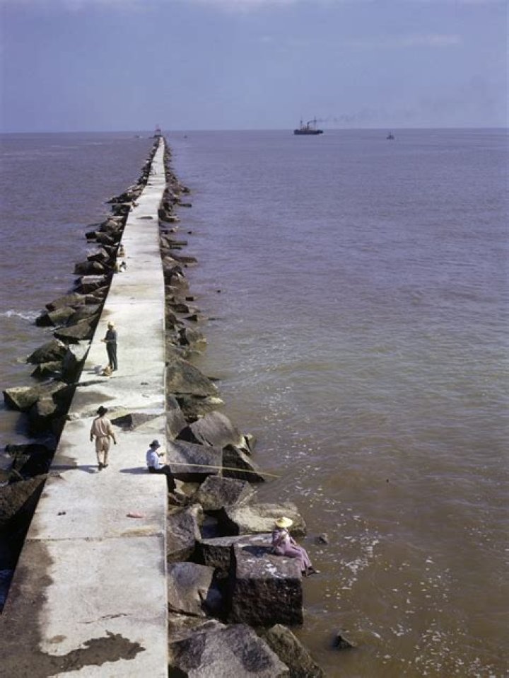 What Are Jetties Used For?
