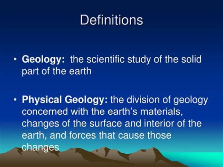 what are the basic differences between the disciplines of physical and historical geology