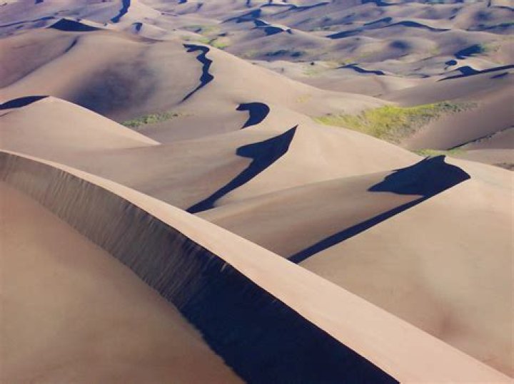 what are the largest sand dunes
