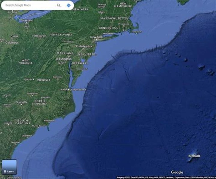 what are the lines in the ocean on google maps