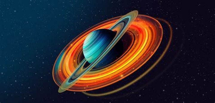 what color is saturn rings