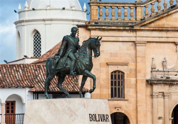 what countries did simon bolivar free