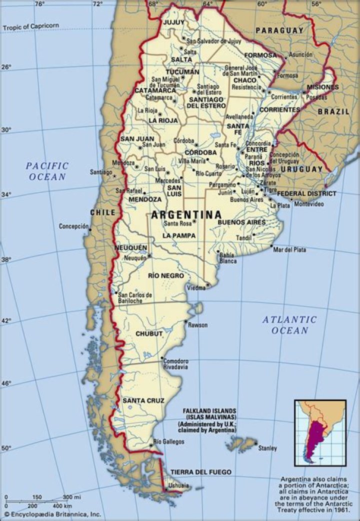 what country borders argentina to the west