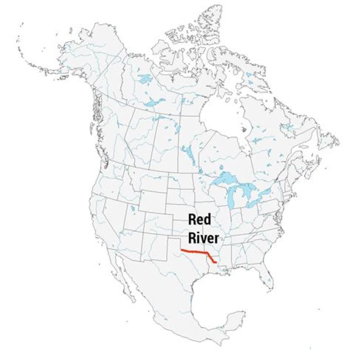 what direction does the red river flow