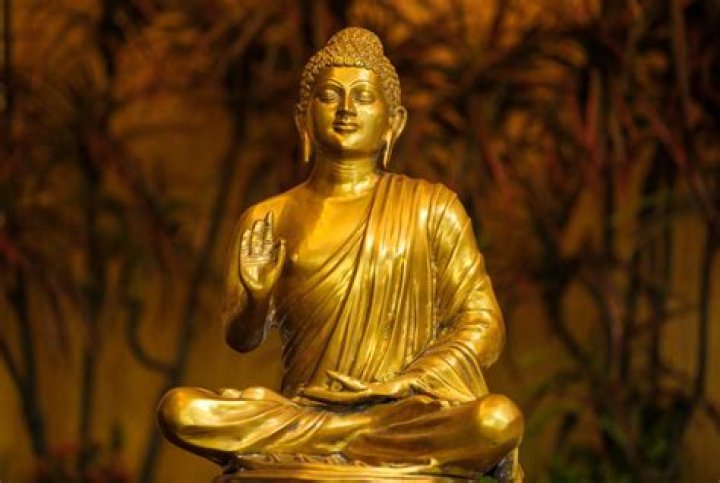 what does a buddha statue represent