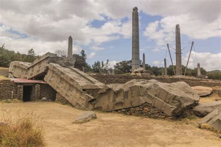 what factor led to the fall of aksum?