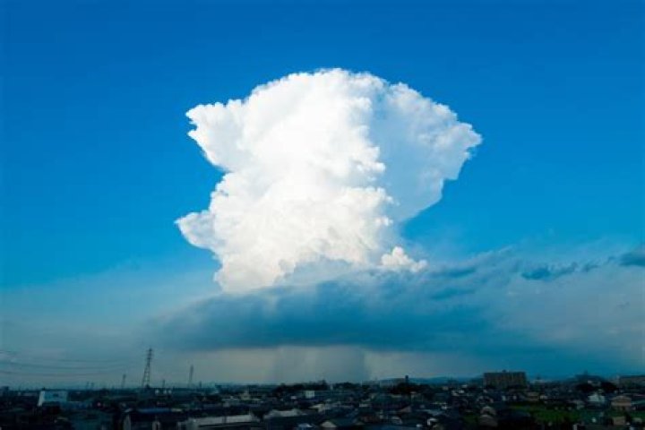 what is a cumulonimbus cloud