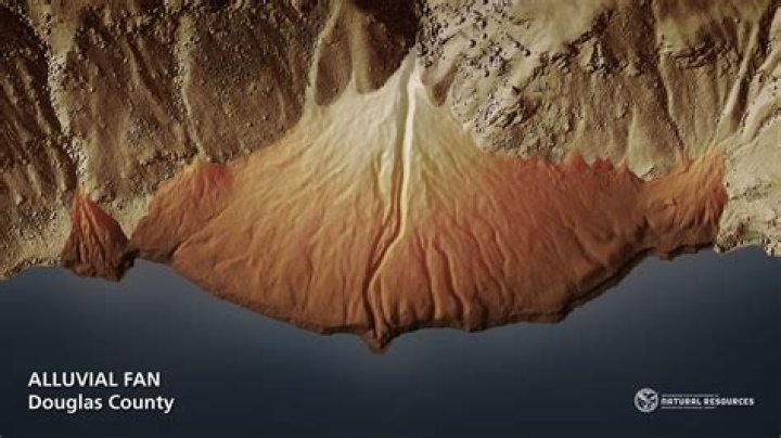 what is the definition of alluvial fan