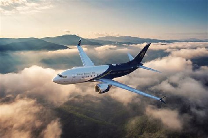 what is the jetliner's acceleration during takeoff, in g's?