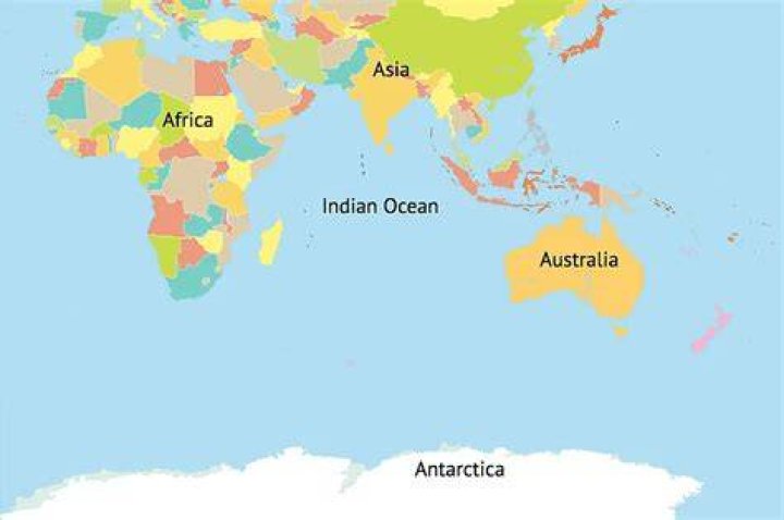what is the ocean between africa and australia