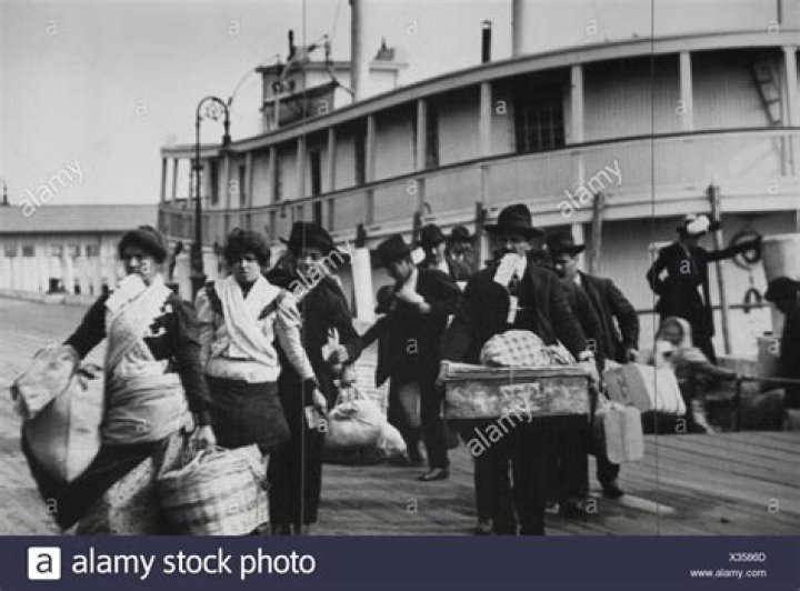 what jobs did immigrants have in the 1900s