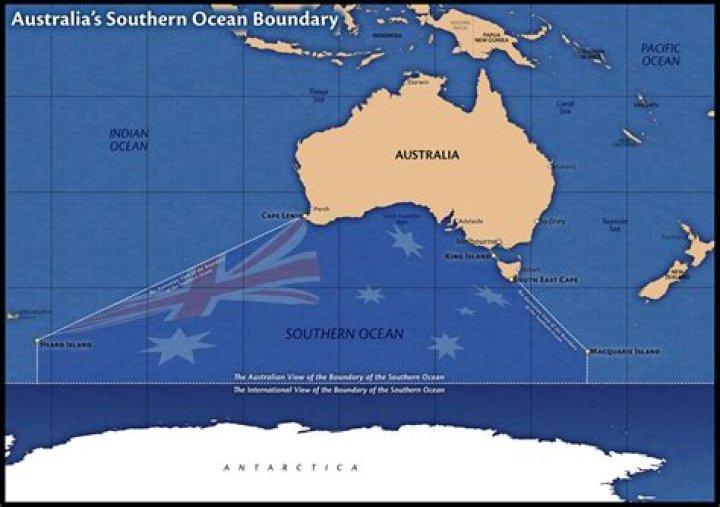 what ocean borders australia's western coastline