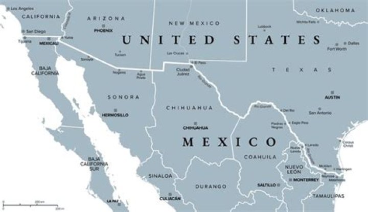 what two states border mexico