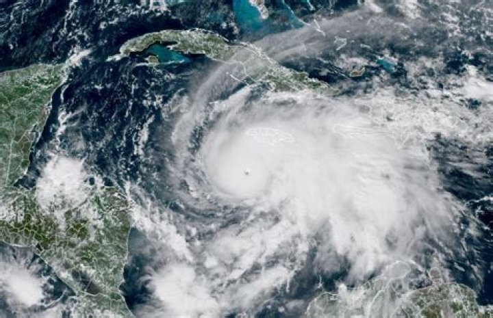 where are the strongest winds in a hurricane located
