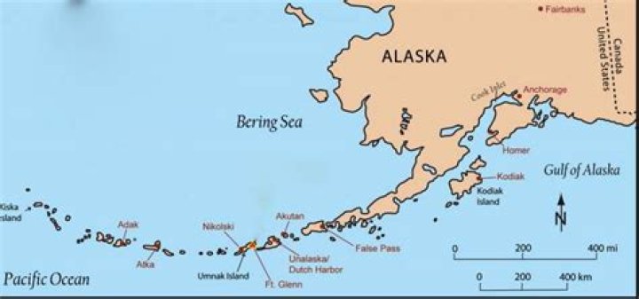 where is aleutian islands located on a map