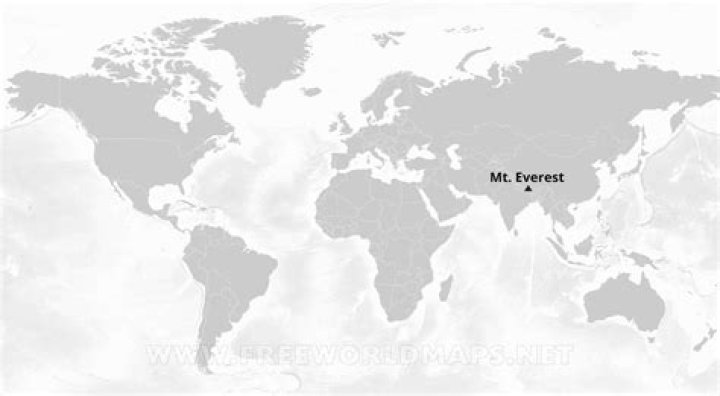 where is mt everest located on a world map