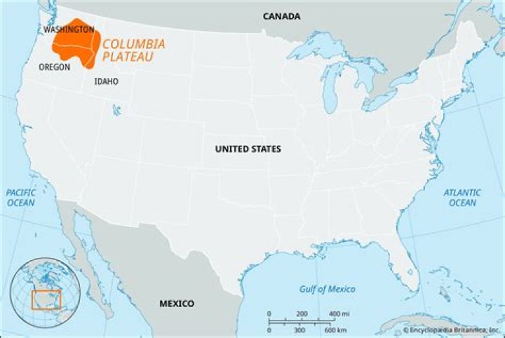 where is the columbia plateau located