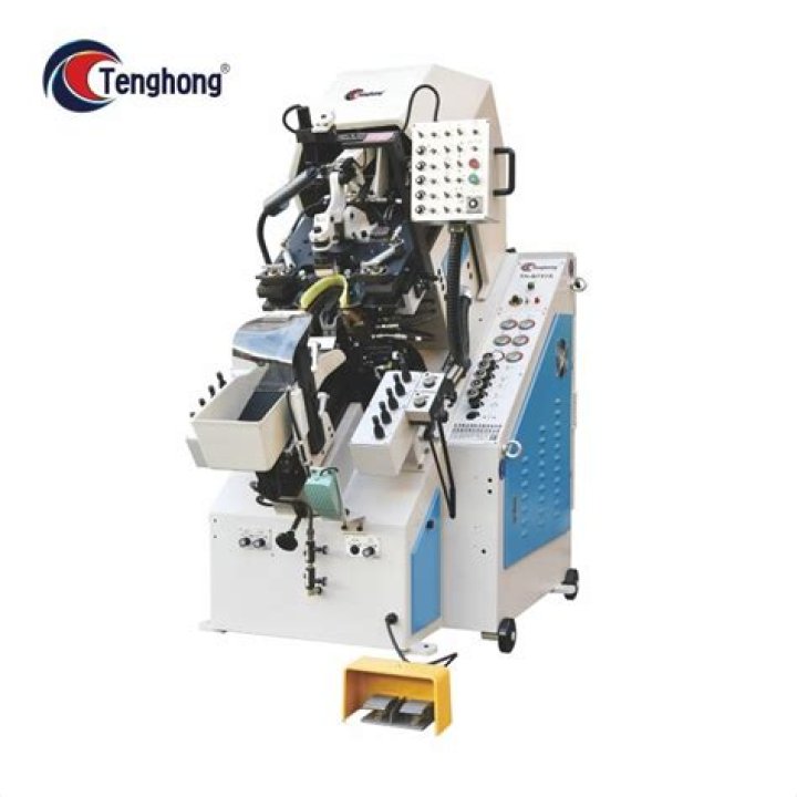 who invented a machine called a lasting machine