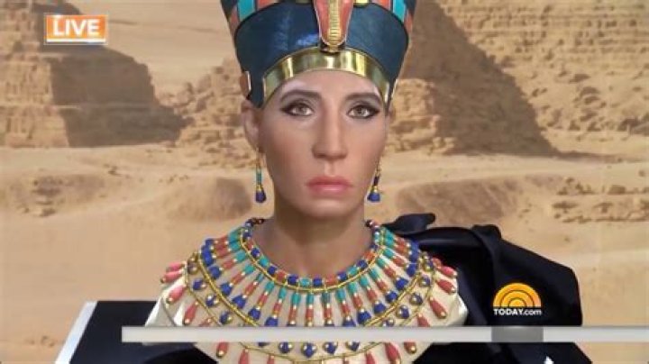 who was king tuts mom