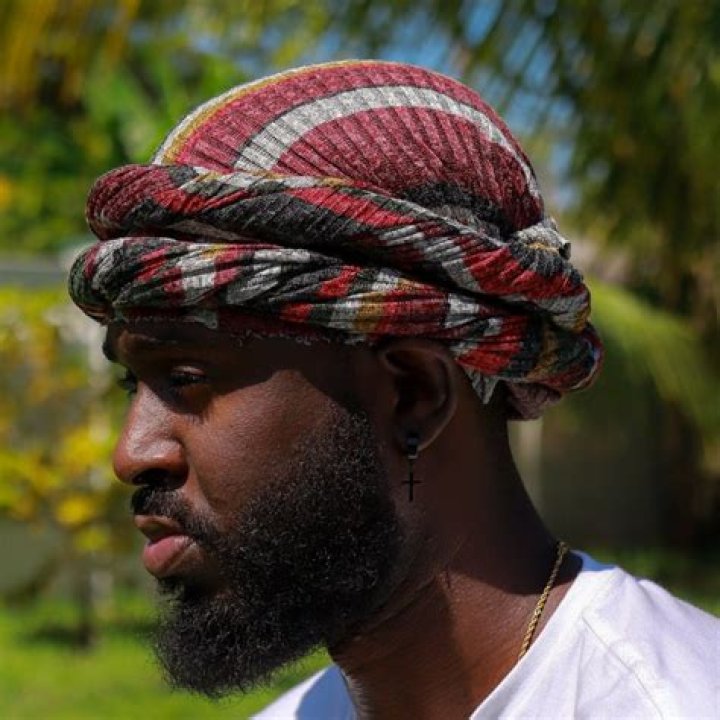 why do men wear turbans