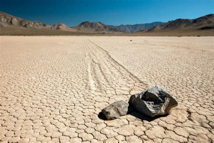 why is death valley so dry